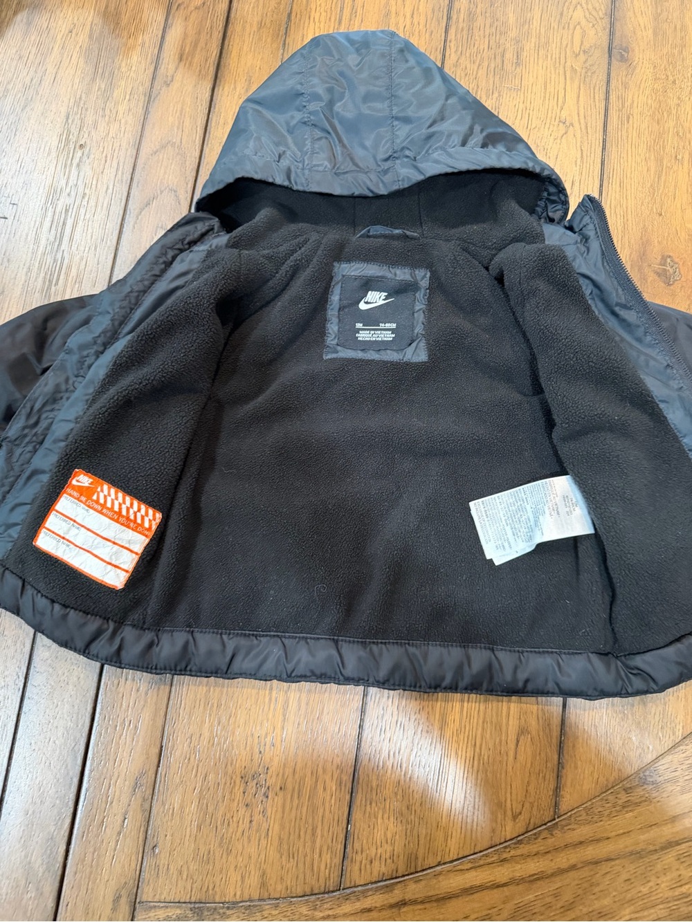 Nike Kids Hooded Puffer Jacket in Black with White Logo 12M - Picture 4 of 8